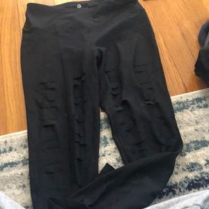 Women’s distressed leggings